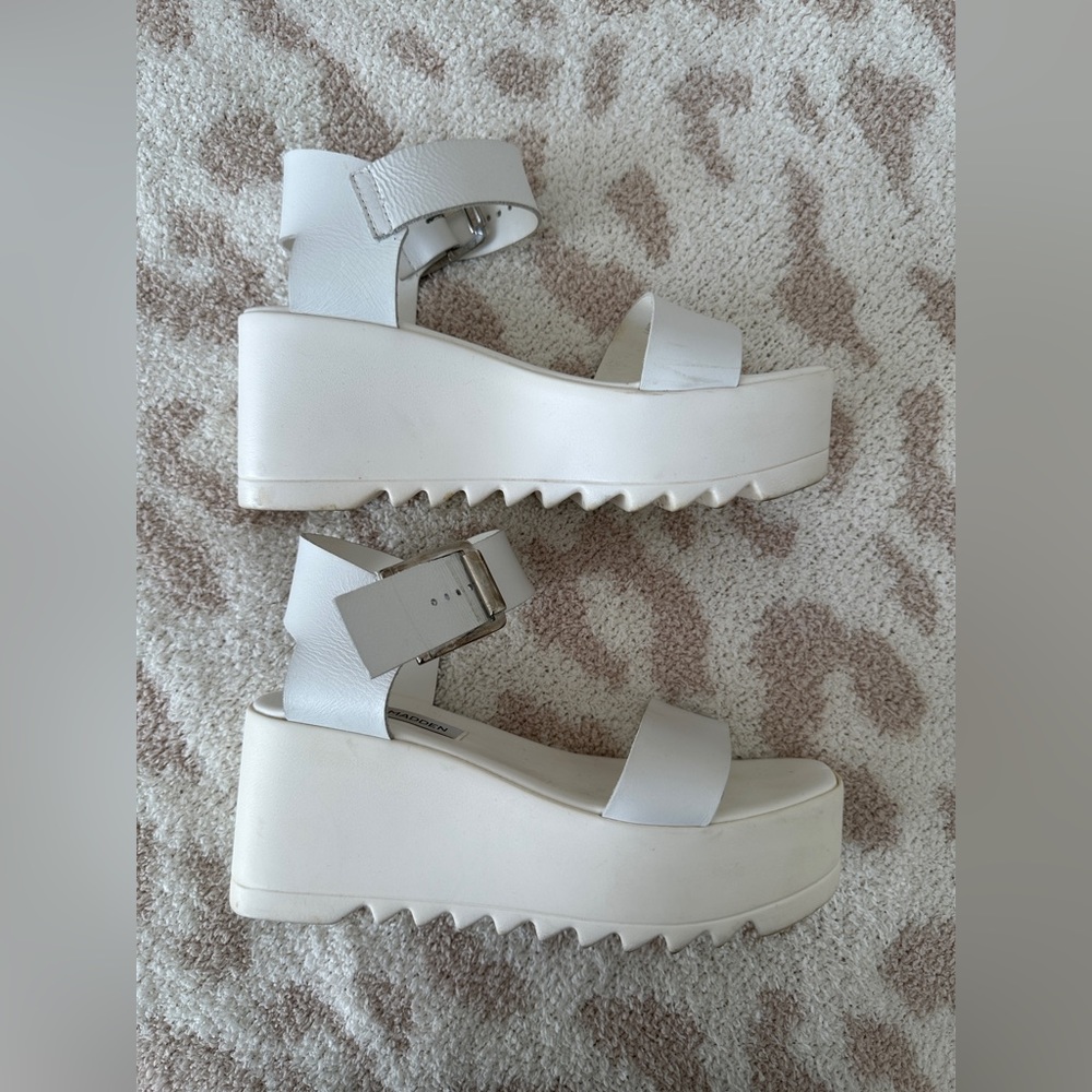 Steve Madden White Platform Sandals Gem